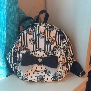 Black and white Betsy Johnson bag